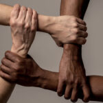 Che cosa significa razzismo?